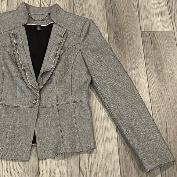 White House Black Market Blazer Size 0 Career Work Jacket Gray Ruffle Trim - Picture 5 of 15